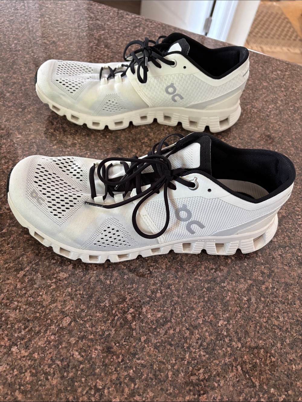 On Running Ladies White Black Performance Sneakers-9.5 - Picture 2 of 9